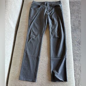 Travis Matthew Golf Pant - Size 33. Like New.